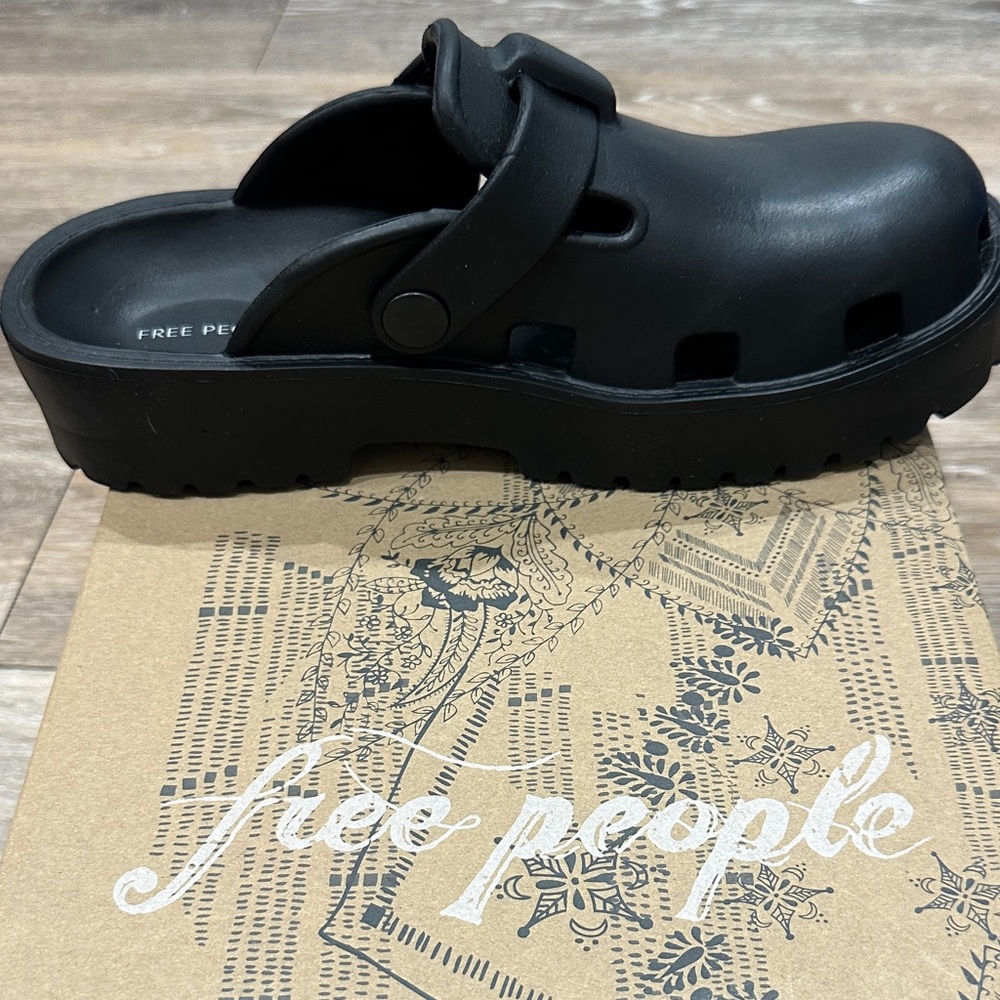 NWT! Super lightweight Free People Karlie Buckle Clog Watermelon - Picture 8 of 12